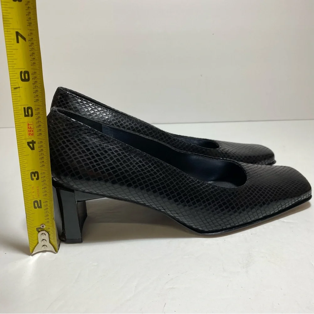 Stuart Weitzman Black Leather Square Toe Heels Pumps.Size 7.5 - Picture 9 of 15